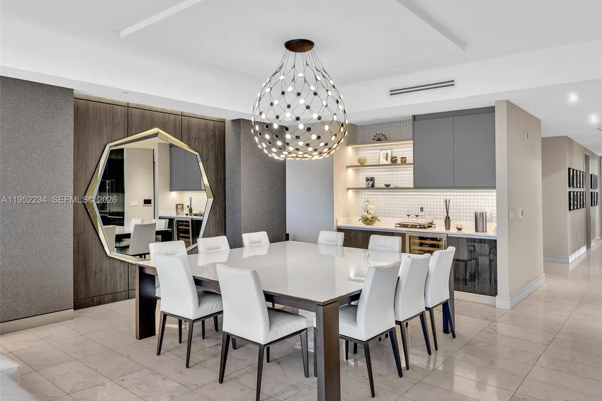 3300 NE 188th St # 718, Aventura FL 33180