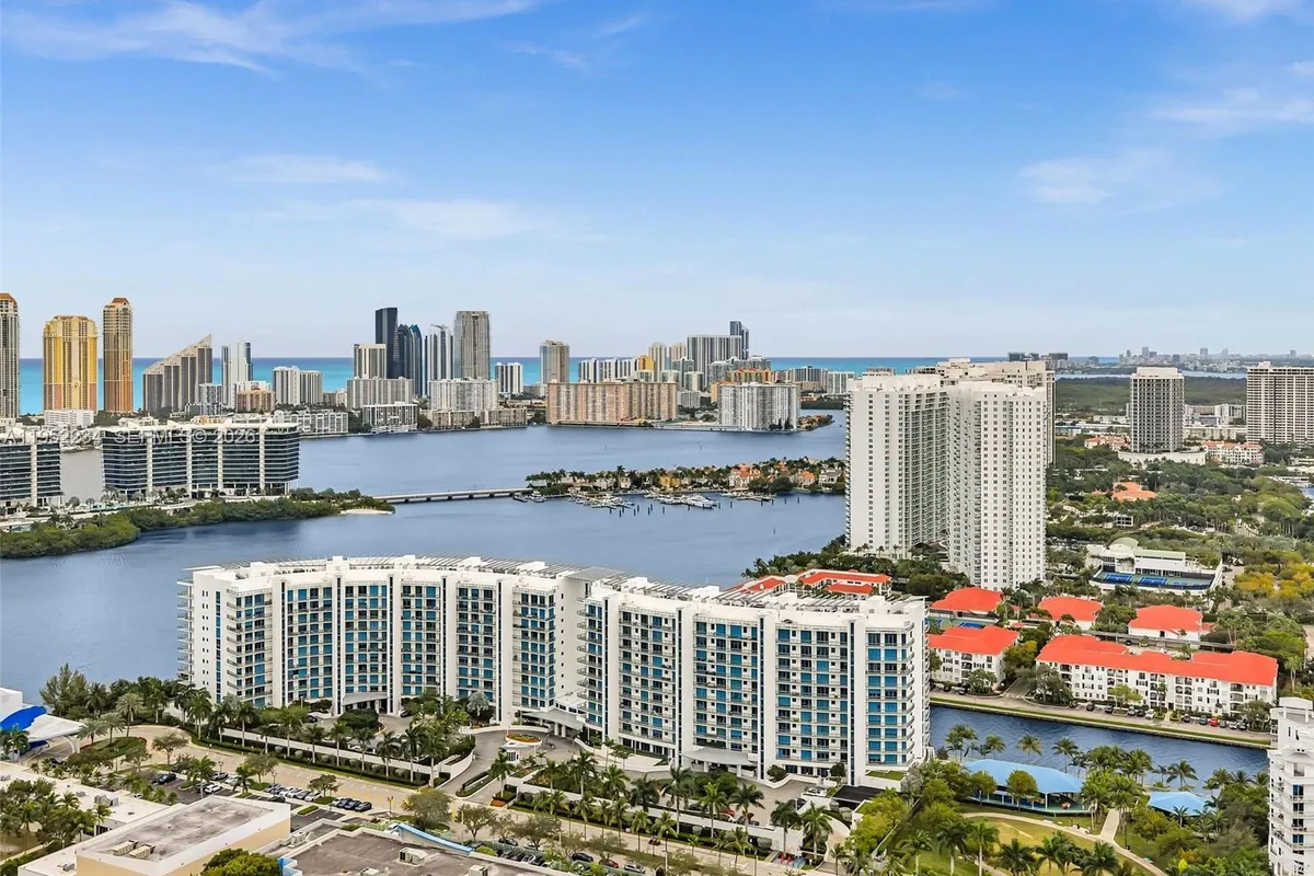 3300 NE 188th St # 718, Aventura FL 33180