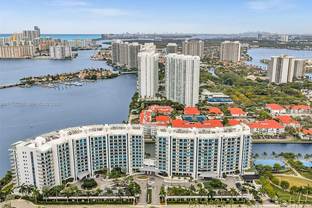 3300 NE 188th St # 718, Aventura FL 33180