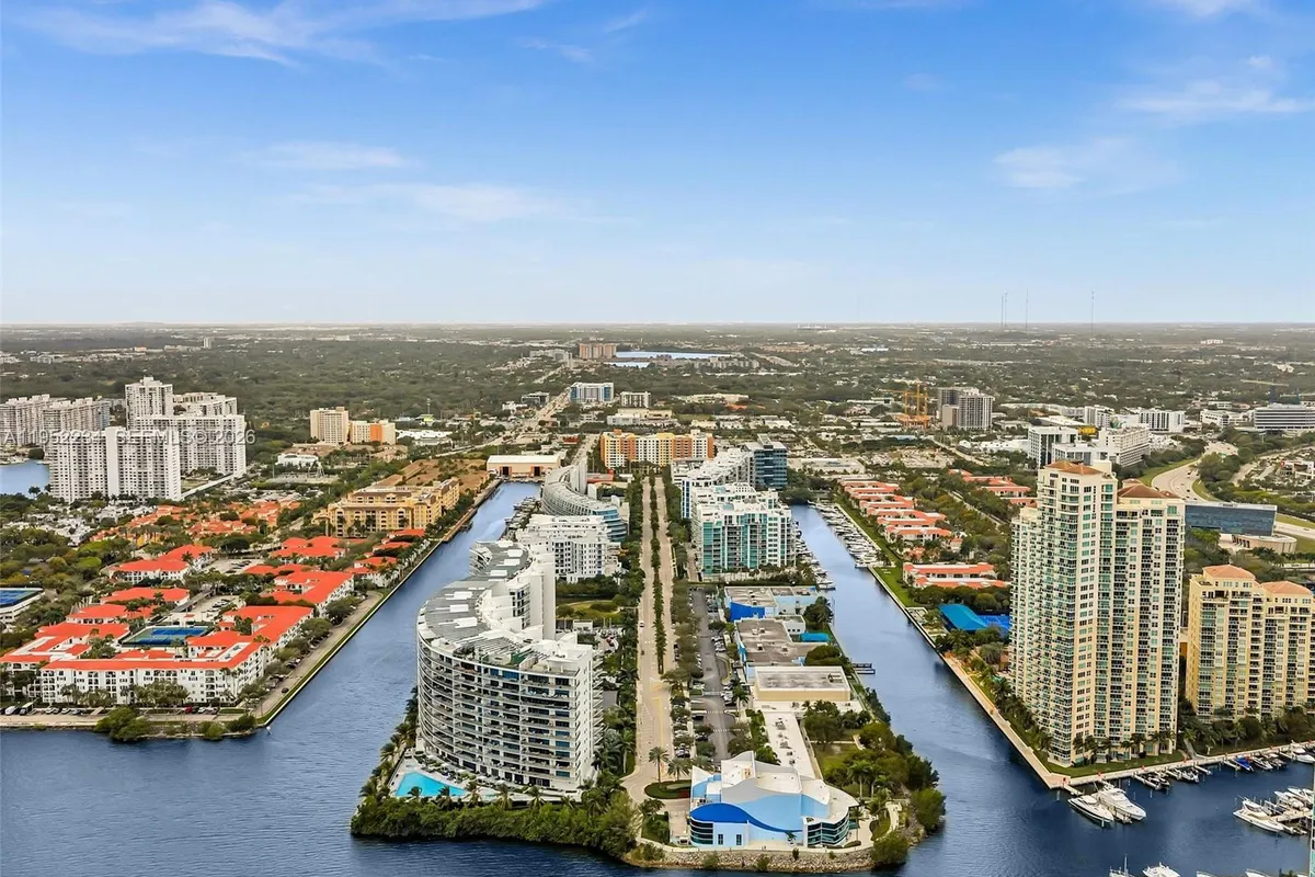 3300 NE 188th St # 718, Aventura FL 33180