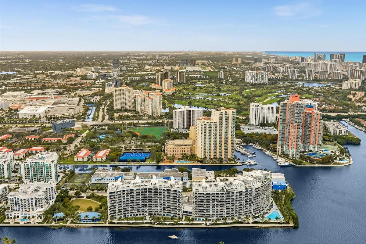 3300 NE 188th St # 718, Aventura FL 33180