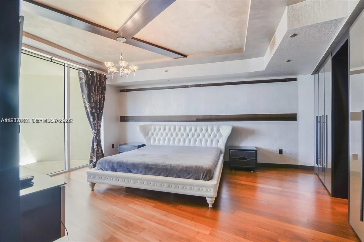 17201 Collins Ave+DEN # 1403, Sunny Isles Beach FL 33160