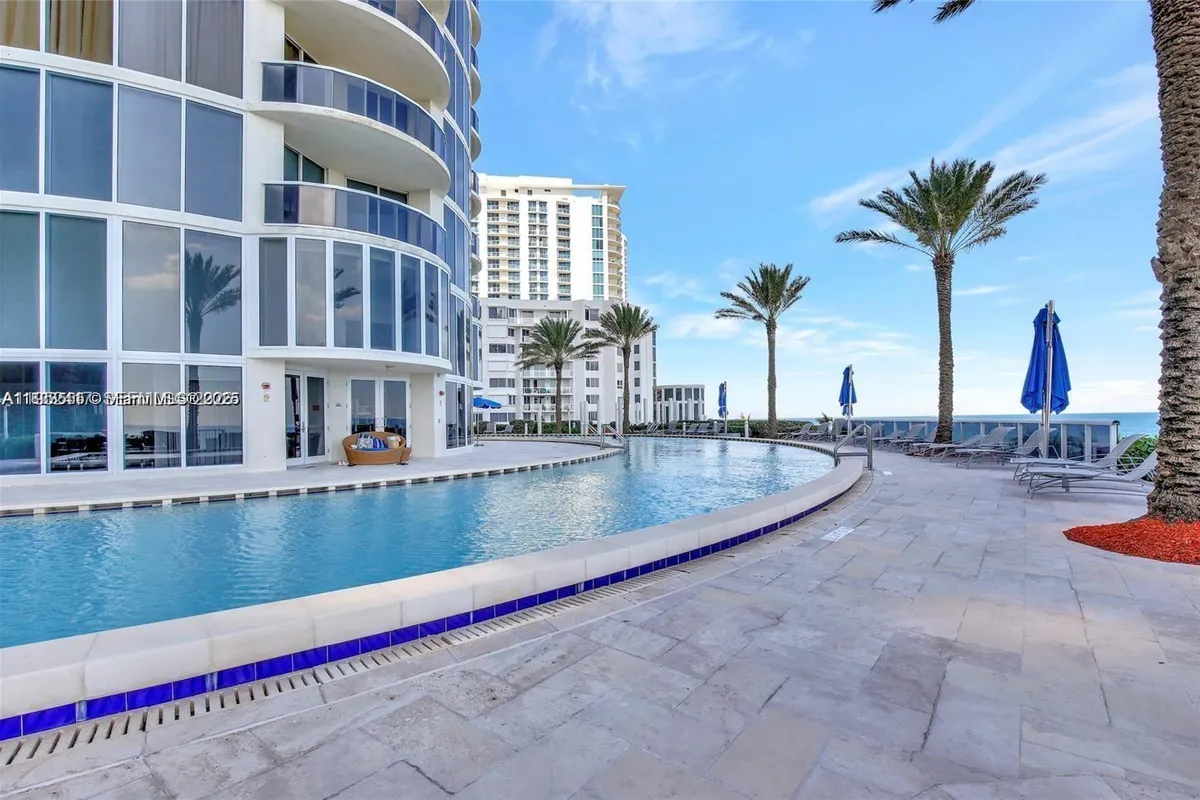 17201 Collins Ave+DEN # 1403, Sunny Isles Beach FL 33160
