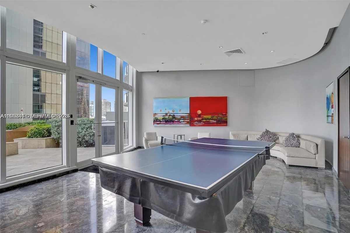 17201 Collins Ave+DEN # 1403, Sunny Isles Beach FL 33160