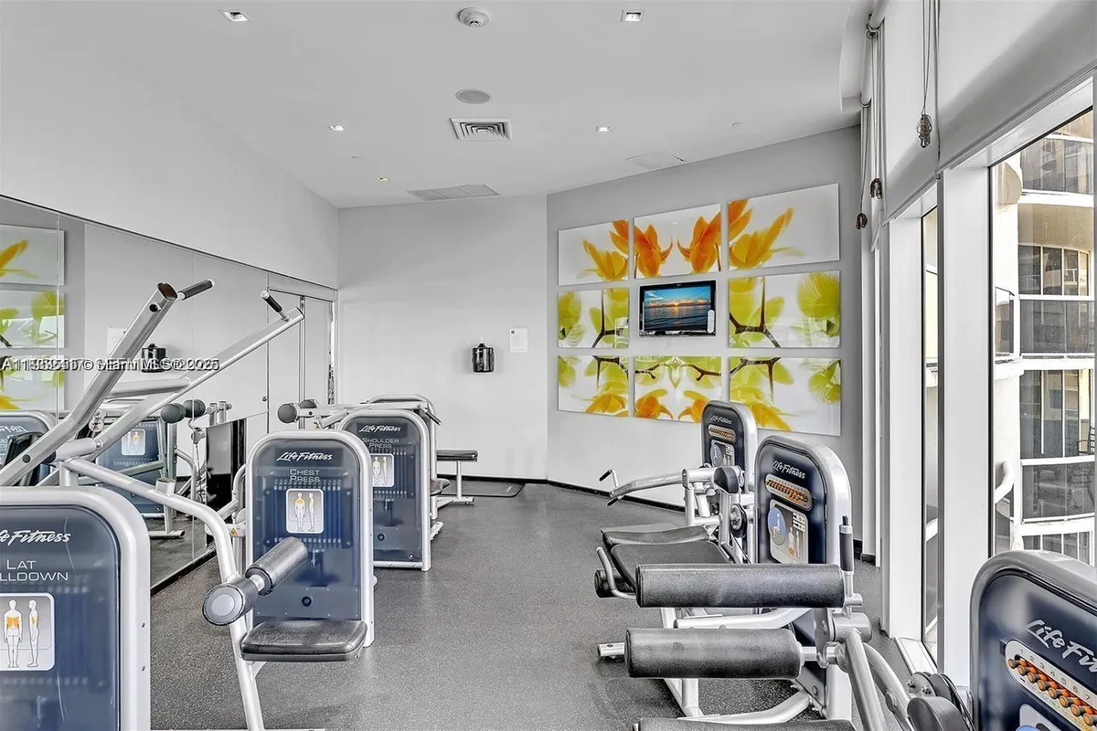 17201 Collins Ave+DEN # 1403, Sunny Isles Beach FL 33160