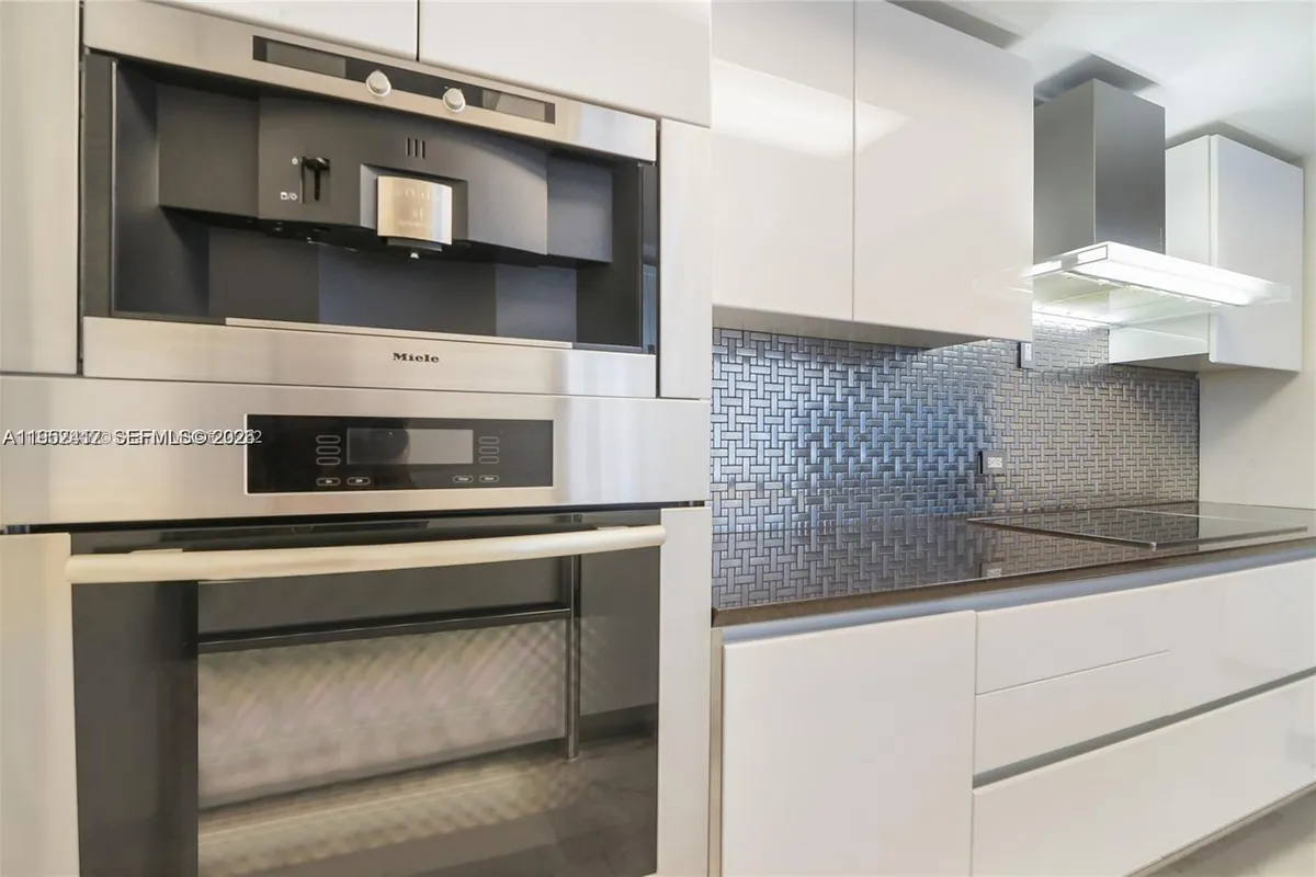 17201 Collins Ave+DEN # 1403, Sunny Isles Beach FL 33160