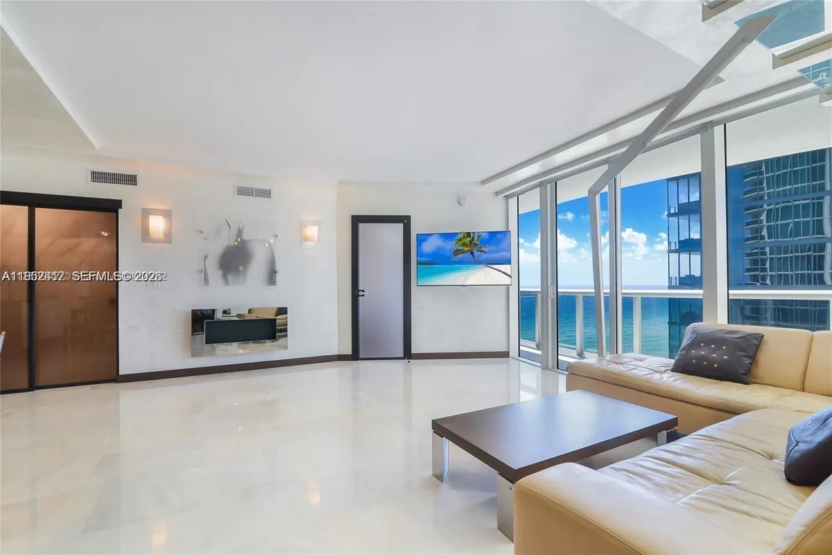 17201 Collins Ave+DEN # 1403, Sunny Isles Beach FL 33160