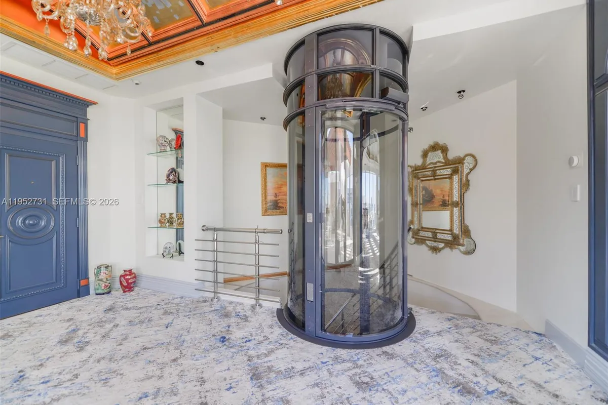 2800 Island Blvd, Aventura FL 33160