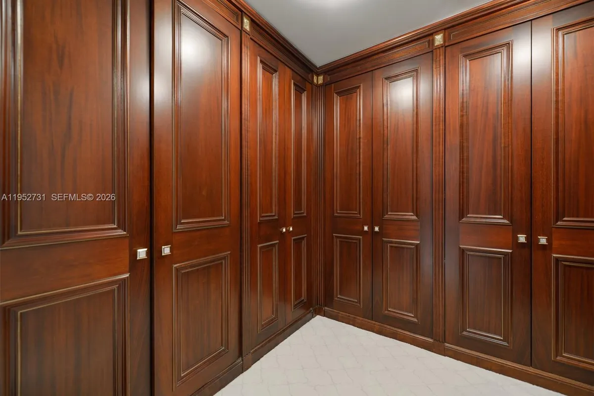 2800 Island Blvd, Aventura FL 33160