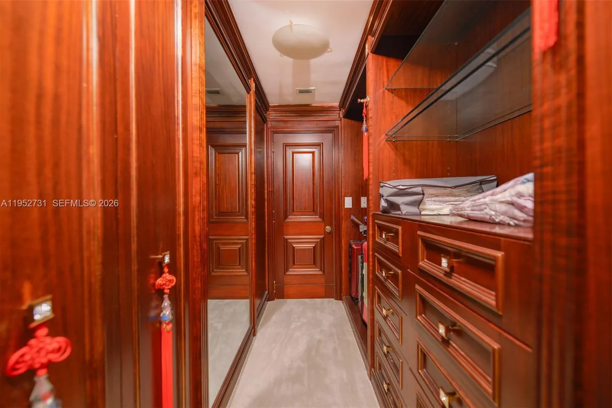 2800 Island Blvd, Aventura FL 33160