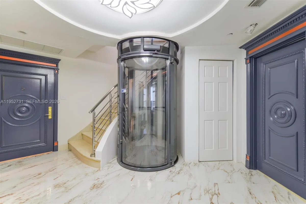 2800 Island Blvd, Aventura FL 33160