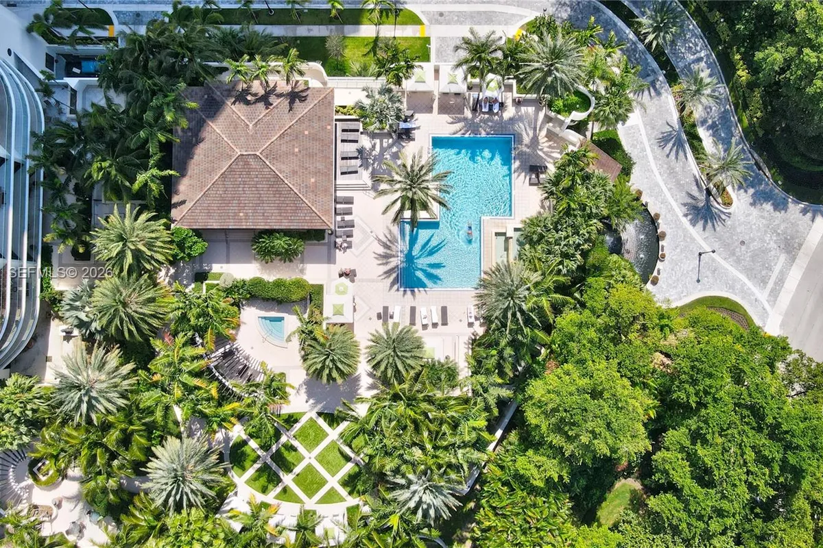 2800 Island Blvd, Aventura FL 33160