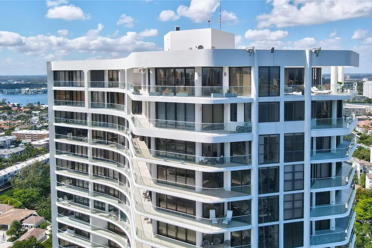 2800 Island Blvd, Aventura FL 33160