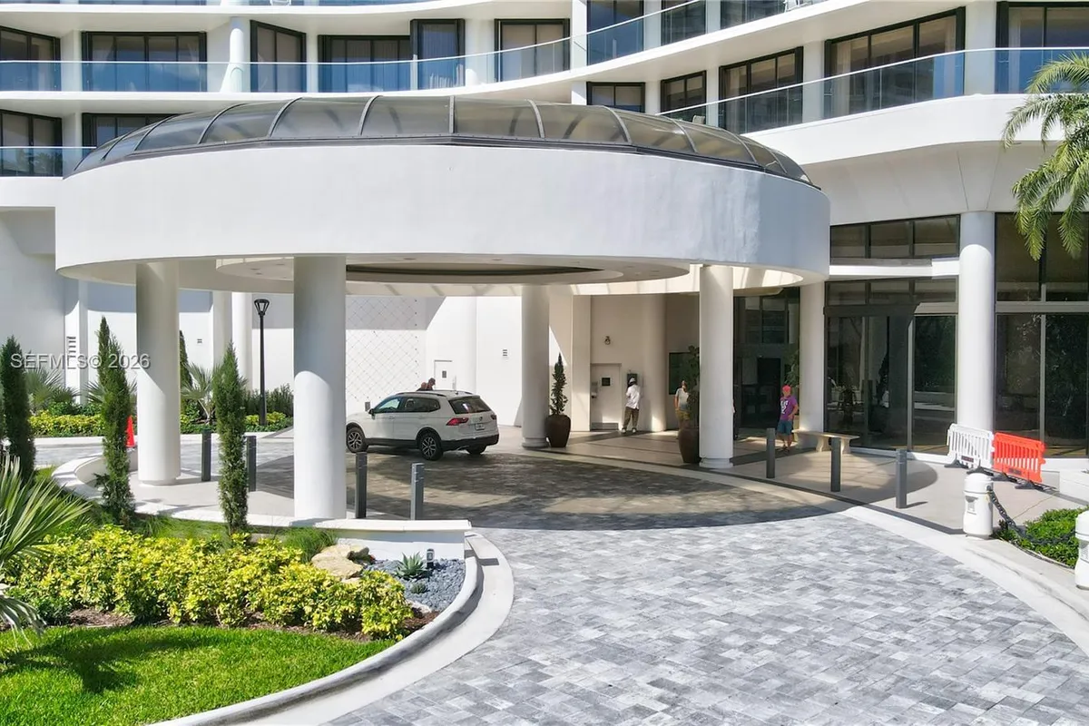 2800 Island Blvd, Aventura FL 33160