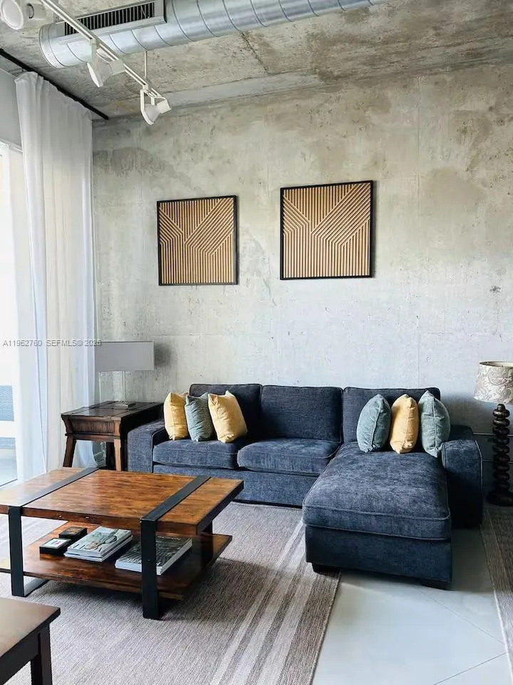 2001 Biscayne Blvd # 3401, Miami FL 33137