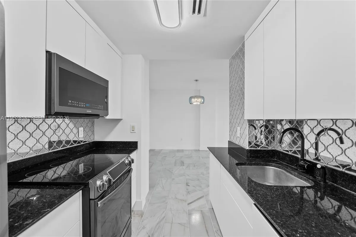 10275 Collins Ave # 1035, Bal Harbour FL 33154