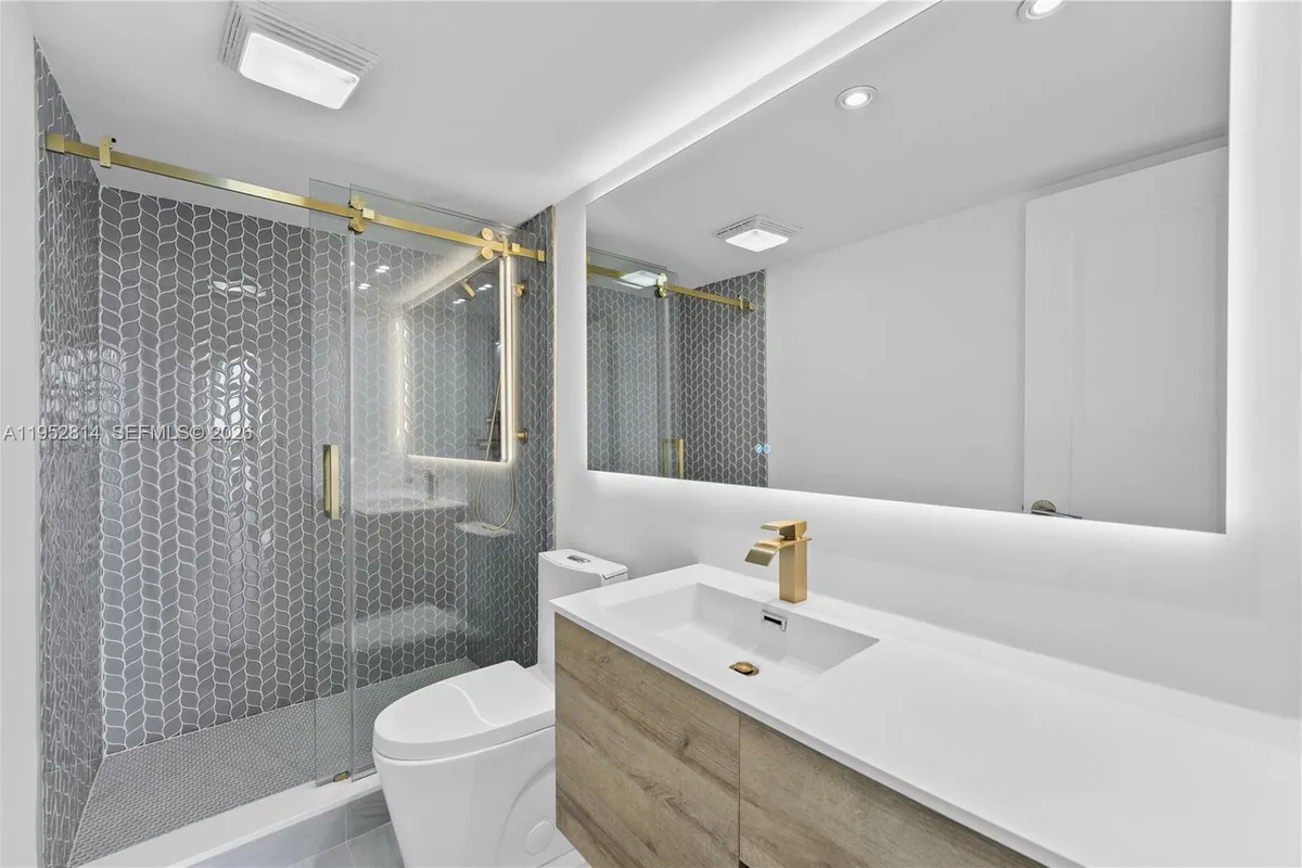 10275 Collins Ave # 1035, Bal Harbour FL 33154