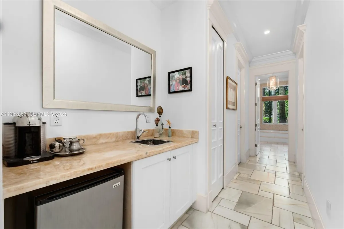 6650 SW 123rd St, Pinecrest FL 33156