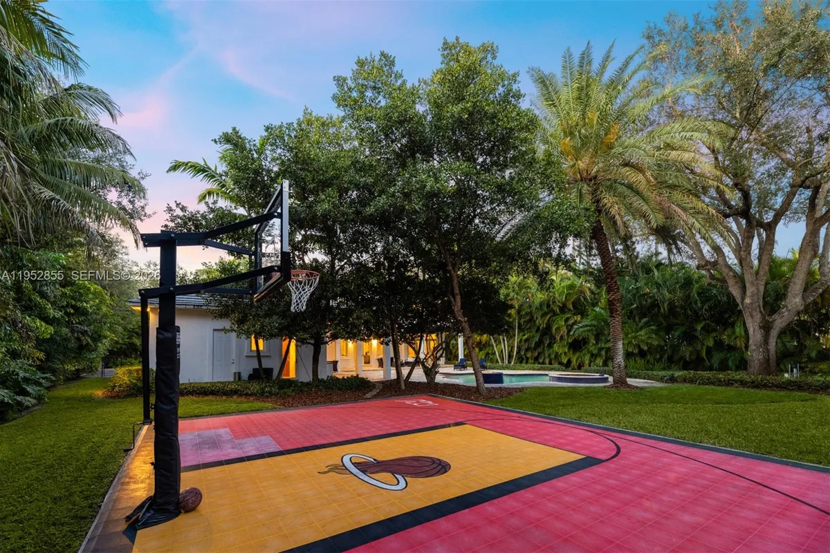 6650 SW 123rd St, Pinecrest FL 33156