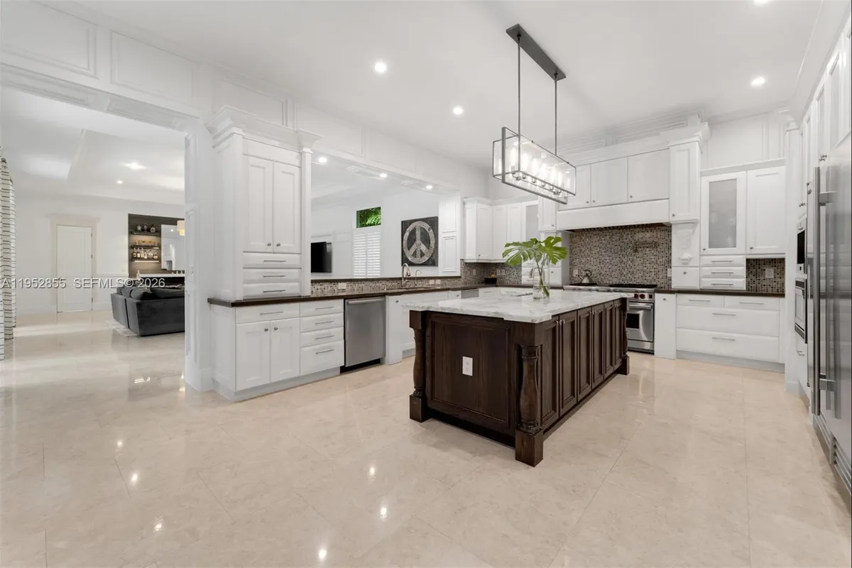 6650 SW 123rd St, Pinecrest FL 33156