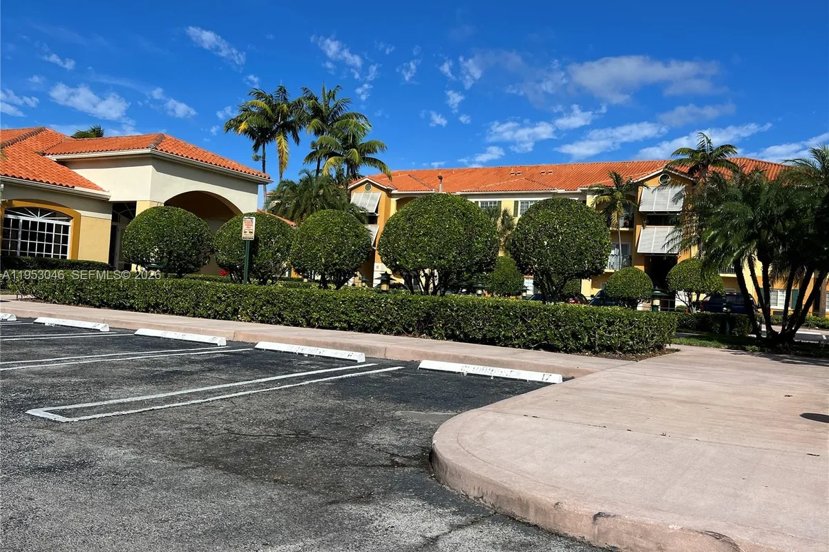 7290 NW 114th Ave # 7, Doral FL 33178