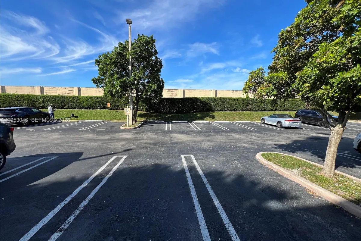 7290 NW 114th Ave # 7, Doral FL 33178