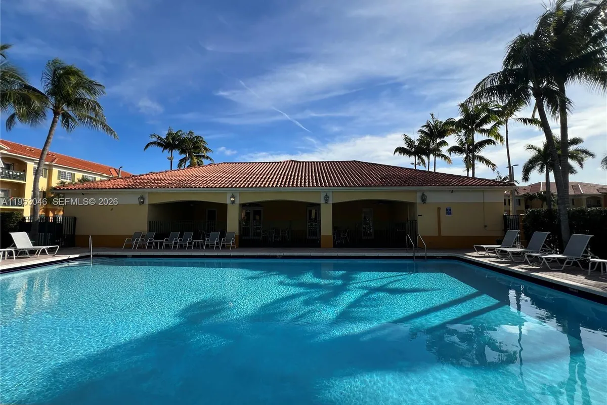 7290 NW 114th Ave # 7, Doral FL 33178