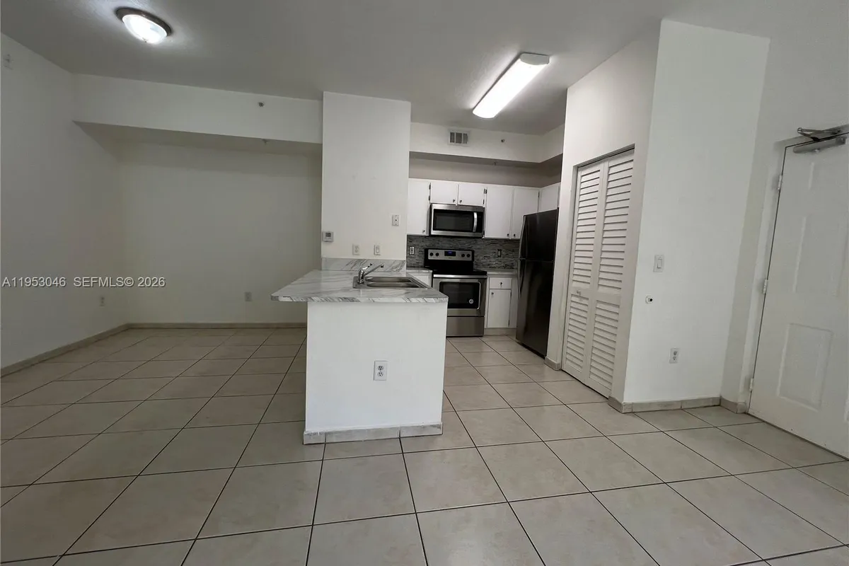 7290 NW 114th Ave # 7, Doral FL 33178