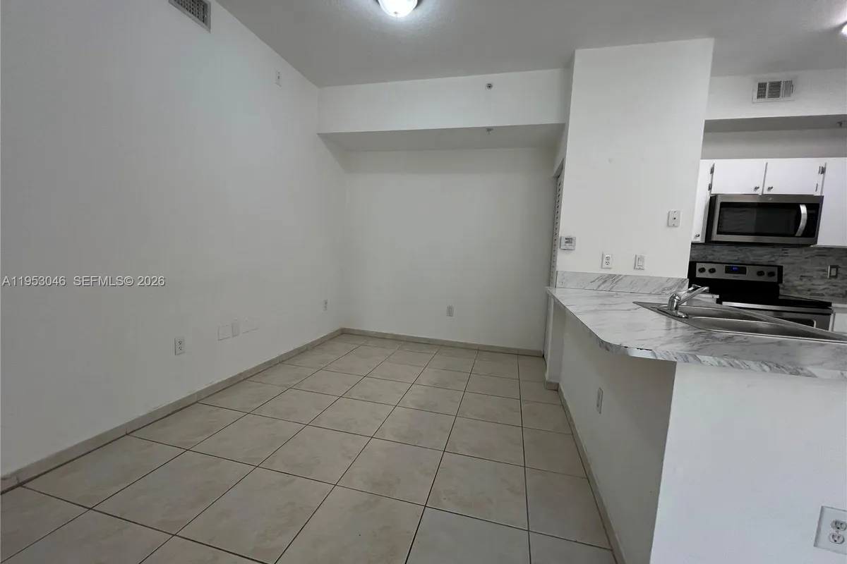 7290 NW 114th Ave # 7, Doral FL 33178