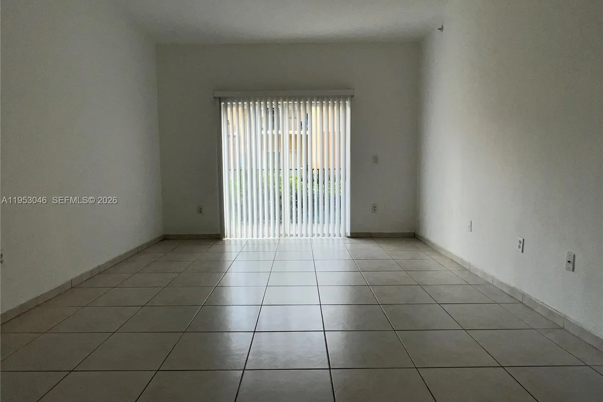 7290 NW 114th Ave # 7, Doral FL 33178