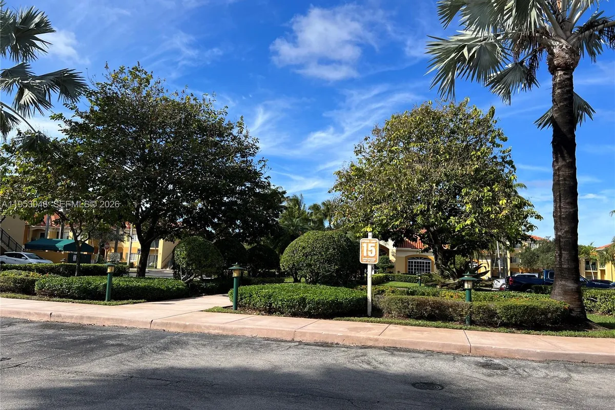 7290 NW 114th Ave # 7, Doral FL 33178