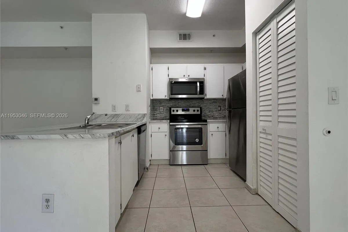 7290 NW 114th Ave # 7, Doral FL 33178