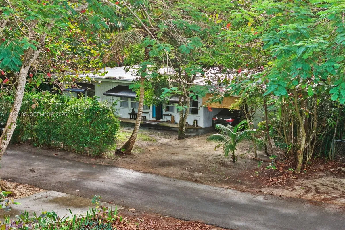 5942 SW 60th St, South Miami FL 33143