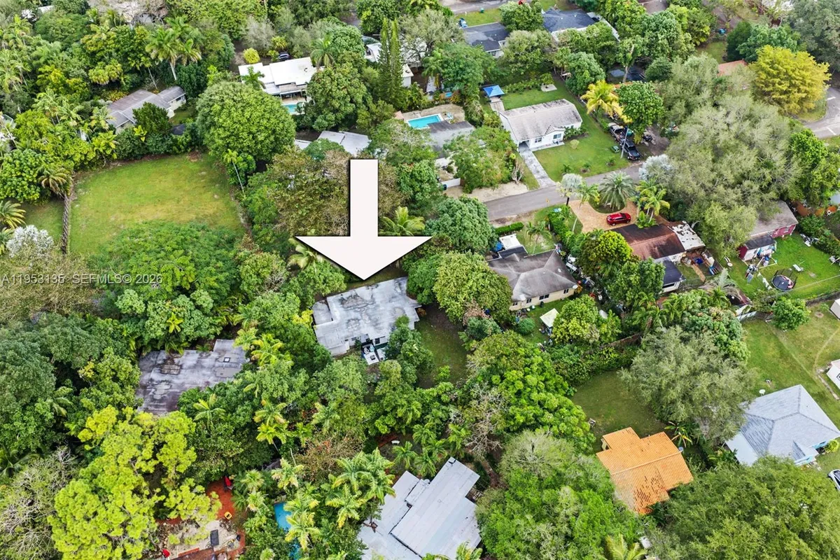 5942 SW 60th St, South Miami FL 33143