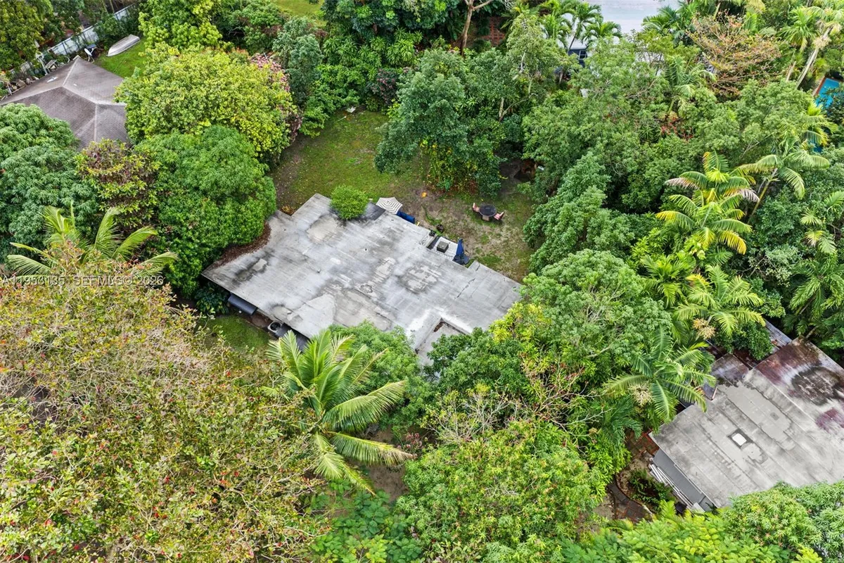 5942 SW 60th St, South Miami FL 33143