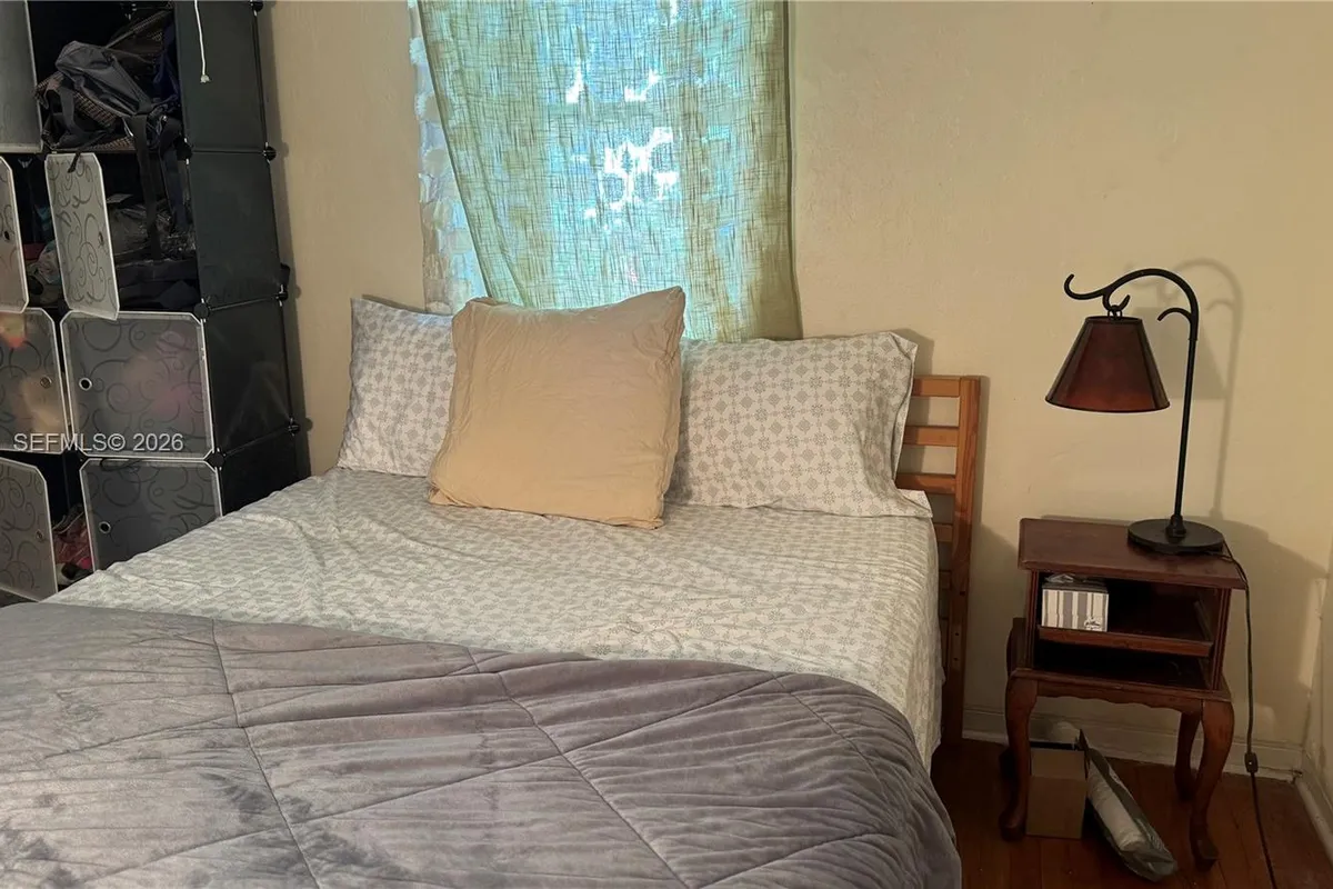 1633 Mckinley St, Hollywood FL 33020