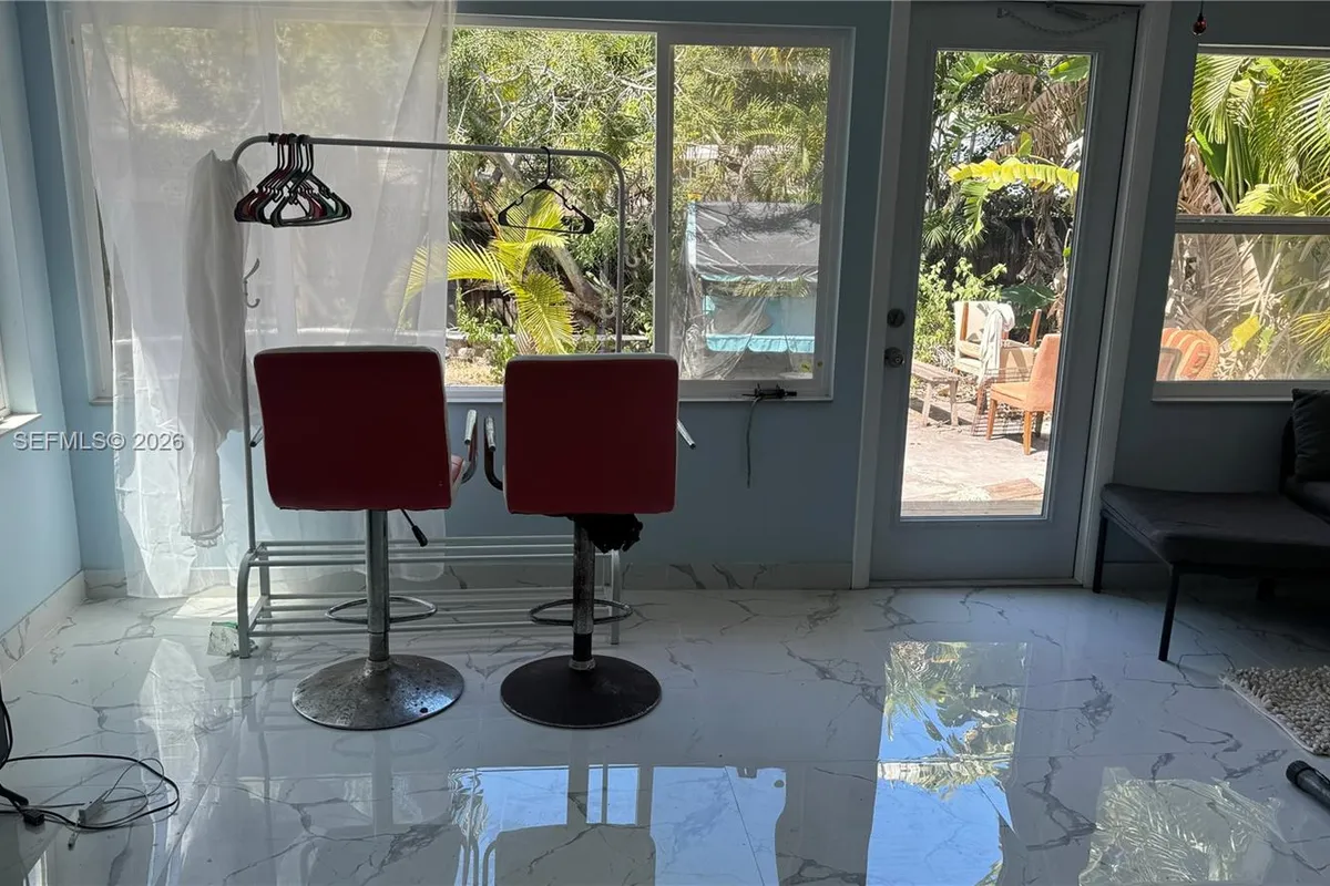 1633 Mckinley St, Hollywood FL 33020