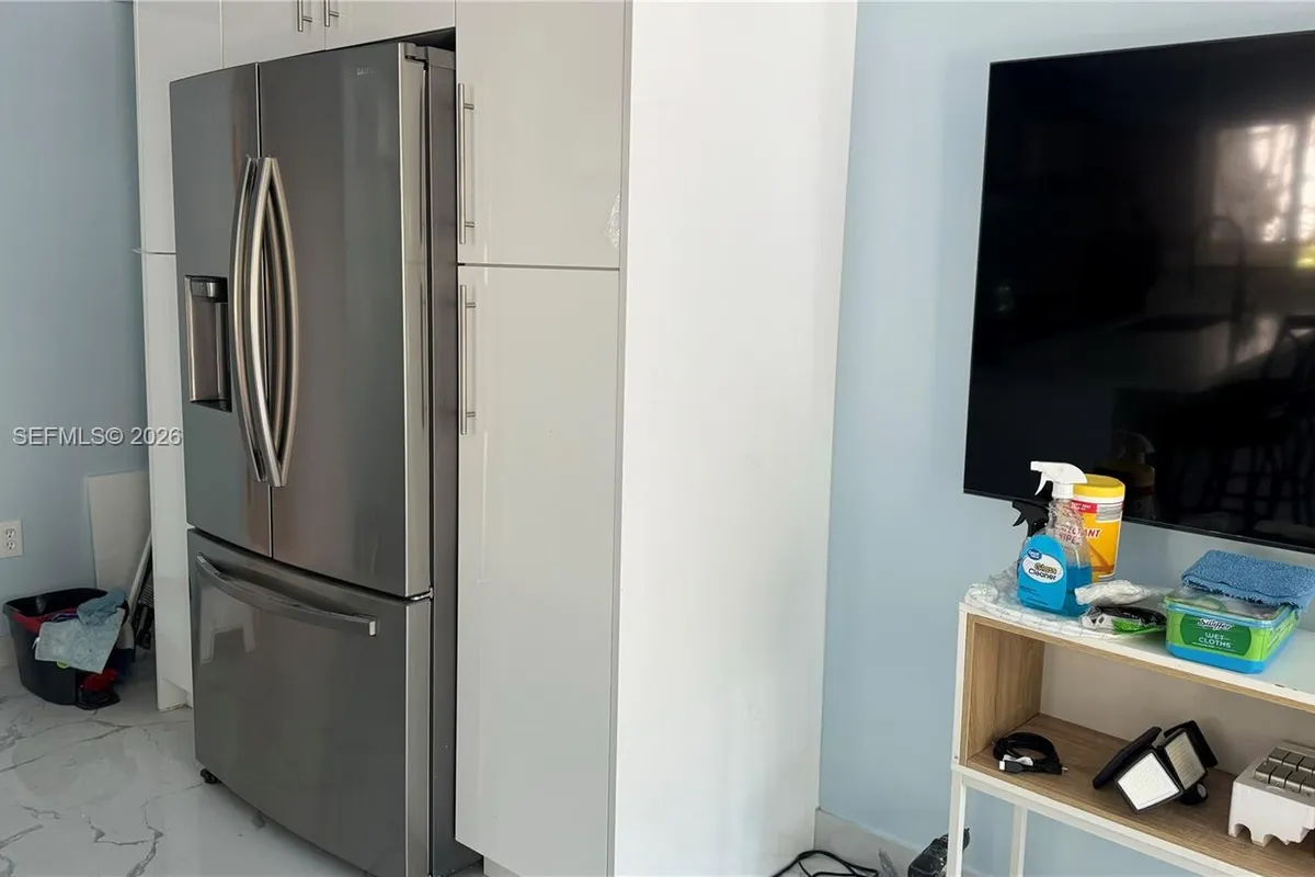 1633 Mckinley St, Hollywood FL 33020