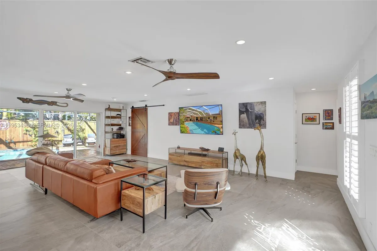 1237 Garfield St, Hollywood FL 33019