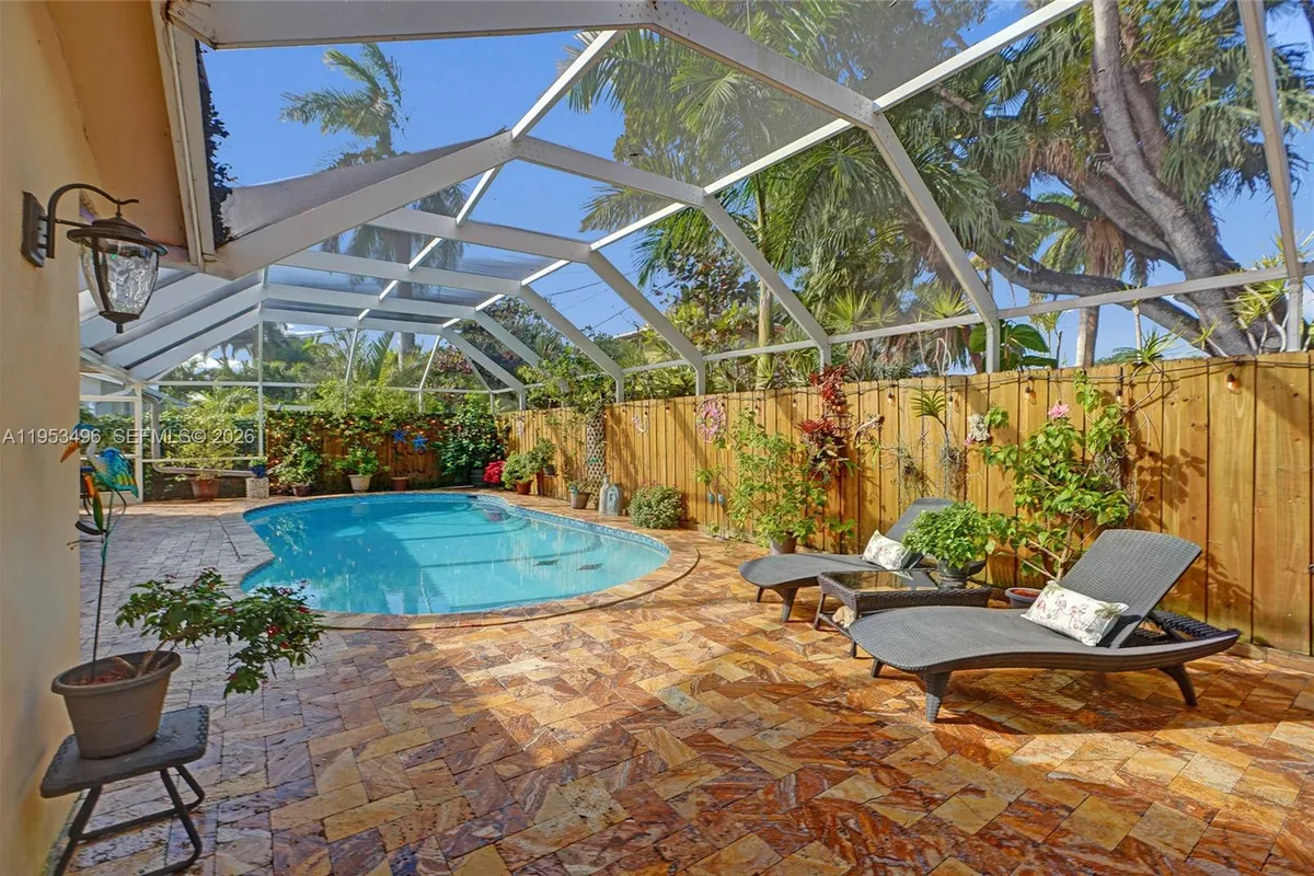 1237 Garfield St, Hollywood FL 33019