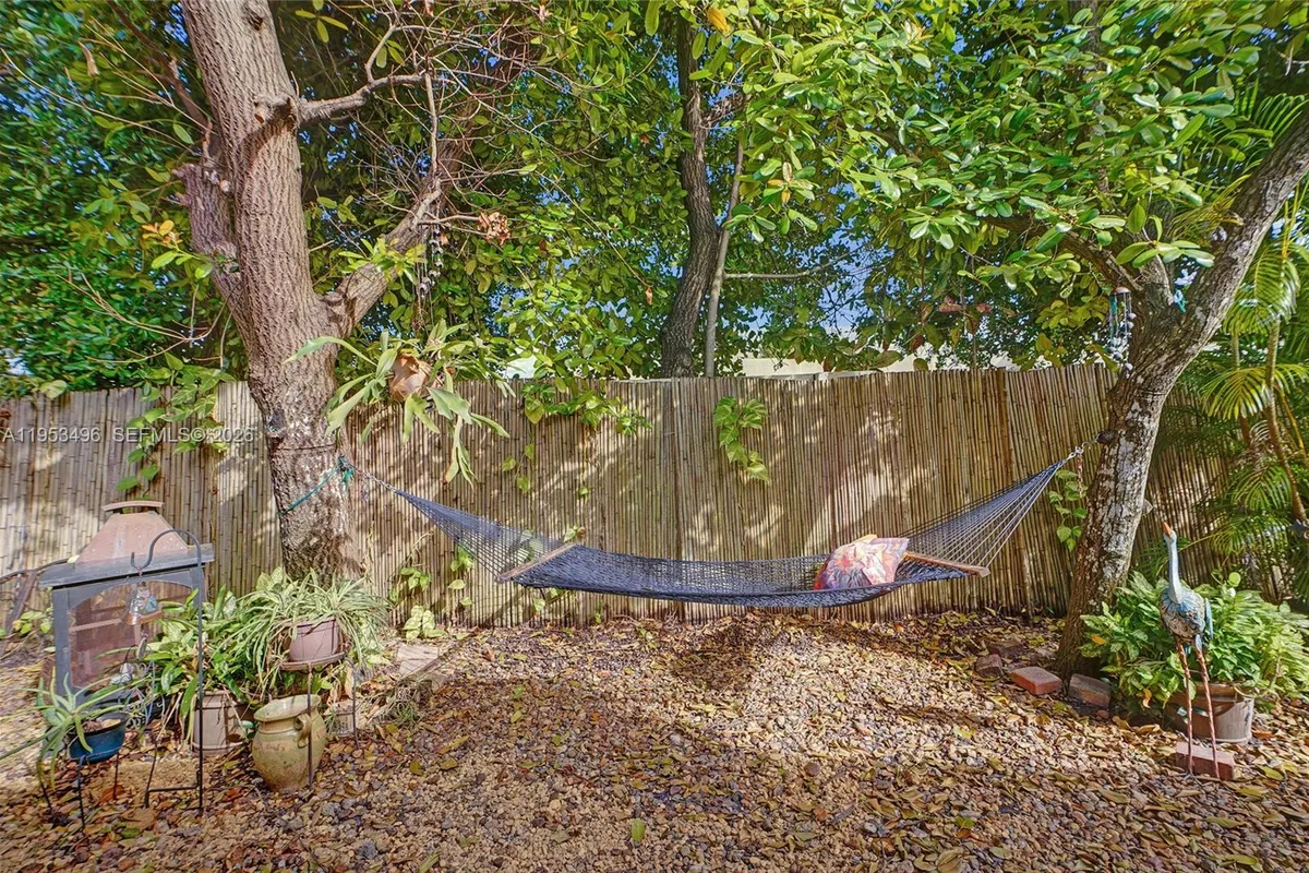 1237 Garfield St, Hollywood FL 33019