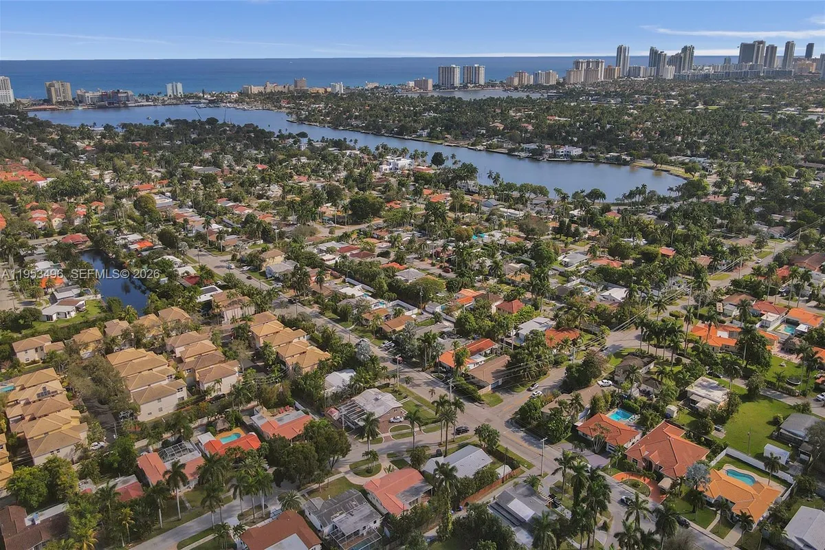 1237 Garfield St, Hollywood FL 33019