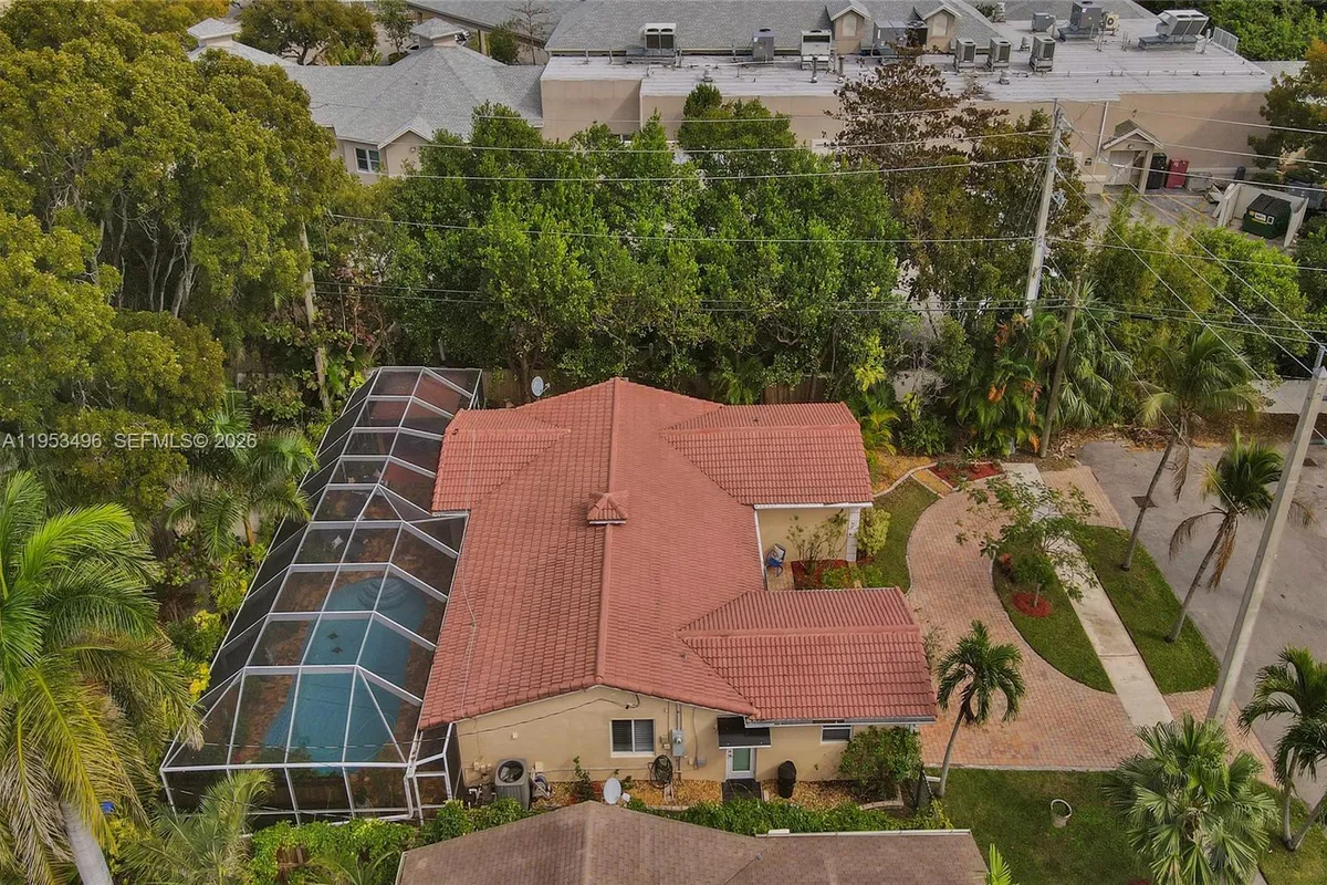 1237 Garfield St, Hollywood FL 33019