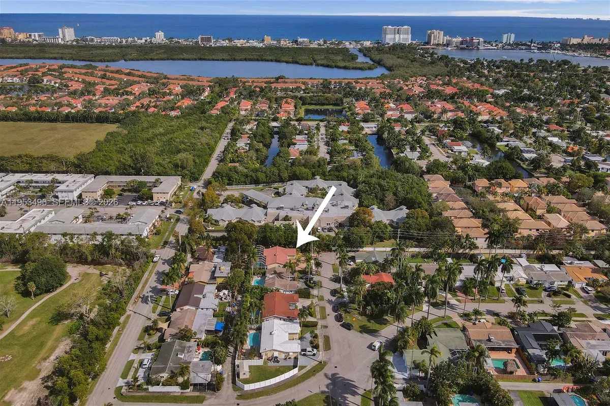 1237 Garfield St, Hollywood FL 33019