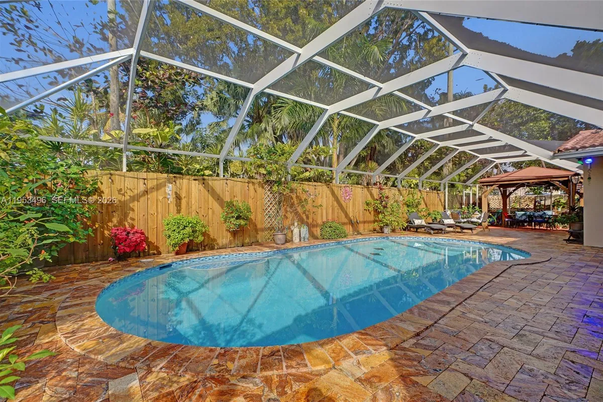 1237 Garfield St, Hollywood FL 33019