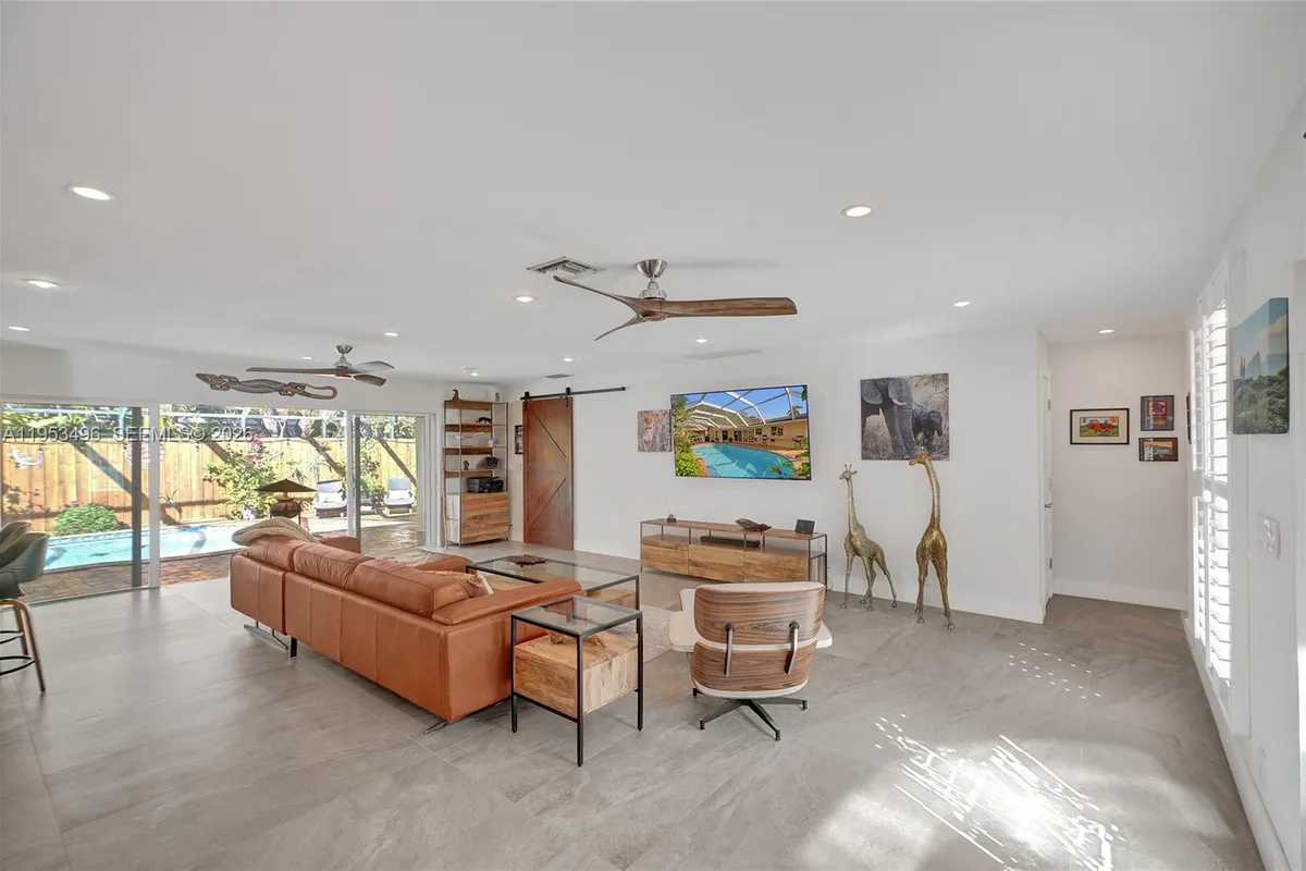 1237 Garfield St, Hollywood FL 33019