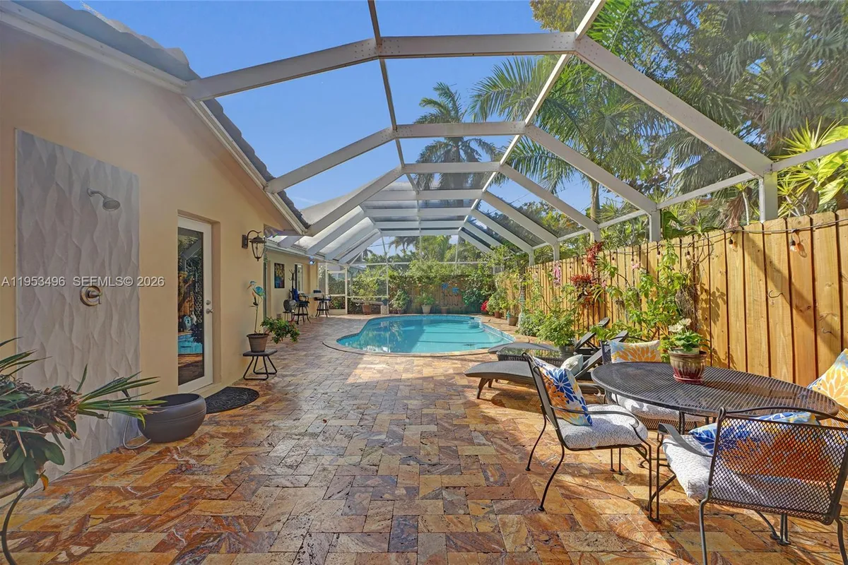 1237 Garfield St, Hollywood FL 33019