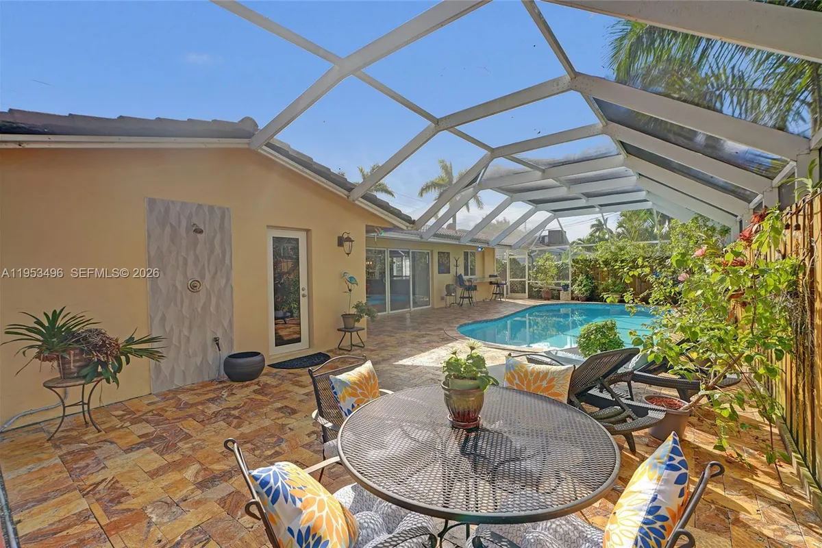 1237 Garfield St, Hollywood FL 33019