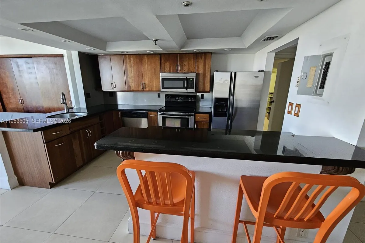 2401 Collins Ave # 609, Miami Beach FL 33140