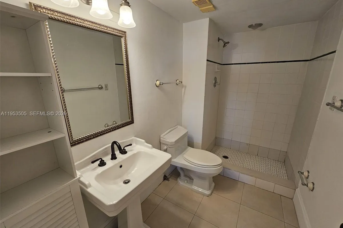 2401 Collins Ave # 609, Miami Beach FL 33140